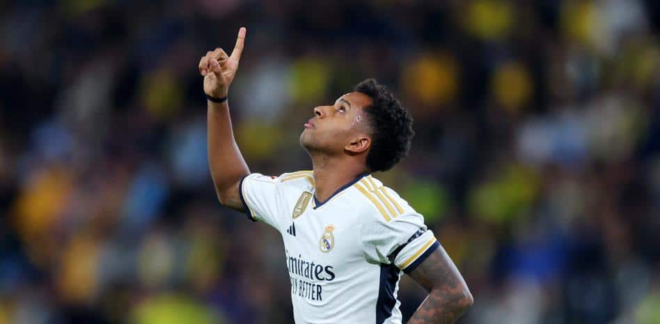 Rodrygo puts Real Madrid in the lead with a long-range screamer
