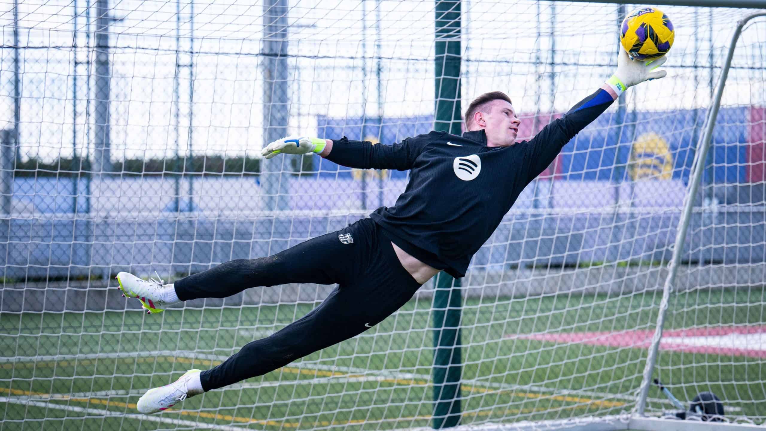 Marc-Andre Ter Stegen facing battle to save Barcelona career