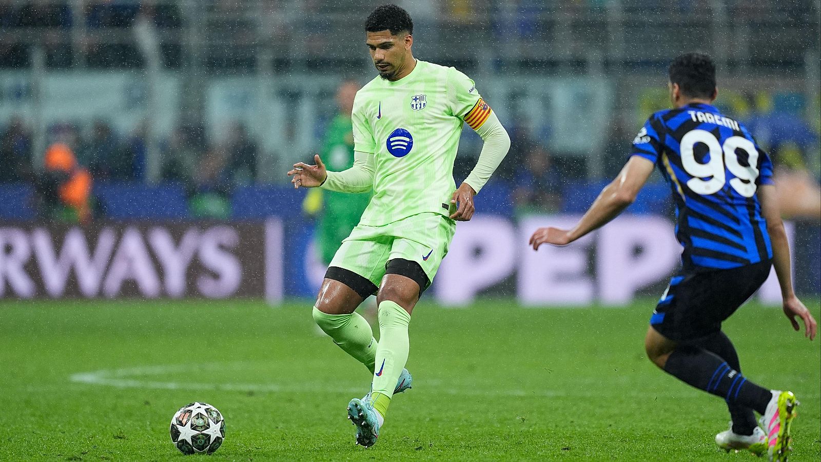 Barcelona star sets early preseason demand amid exit rumours