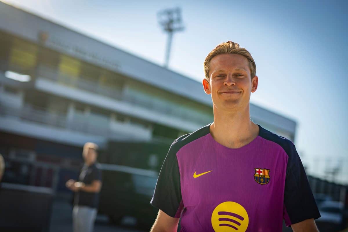 Frenkie de Jong leaves agent as resolution on Barcelona future nears