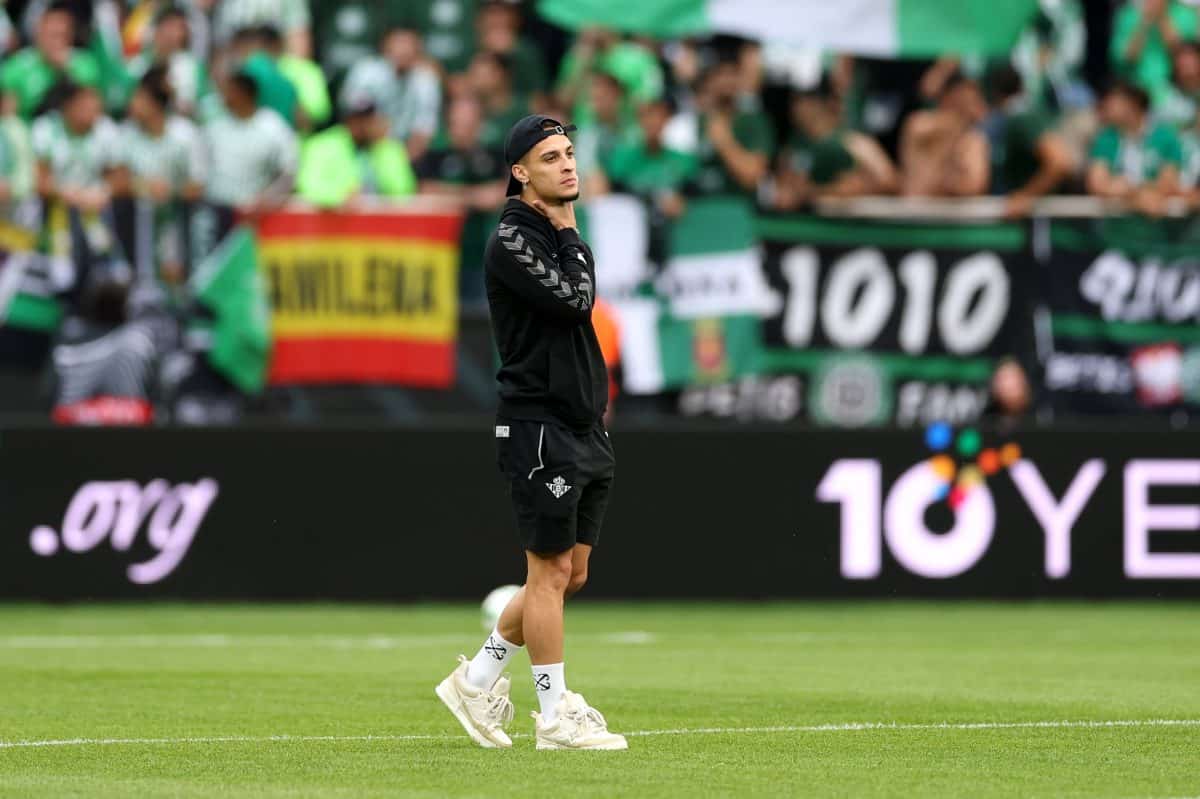 Real Betis statement claims they "can't afford" Man United winger